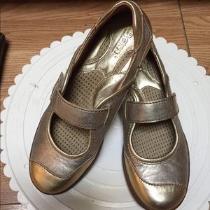 Born Comfort Maryjane Shoes Size 7.5